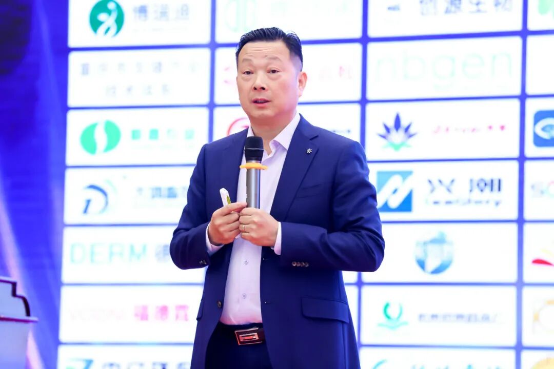 熱烈祝賀|武漢金龍集團(tuán)副董事長(zhǎng)王軍獲評(píng)正高級(jí)經(jīng)濟(jì)師職稱(chēng)